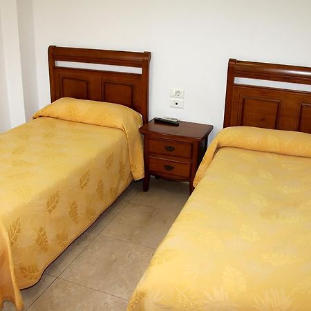 Hostal Restaurante La Masia Vila-real Zewnętrze zdjęcie