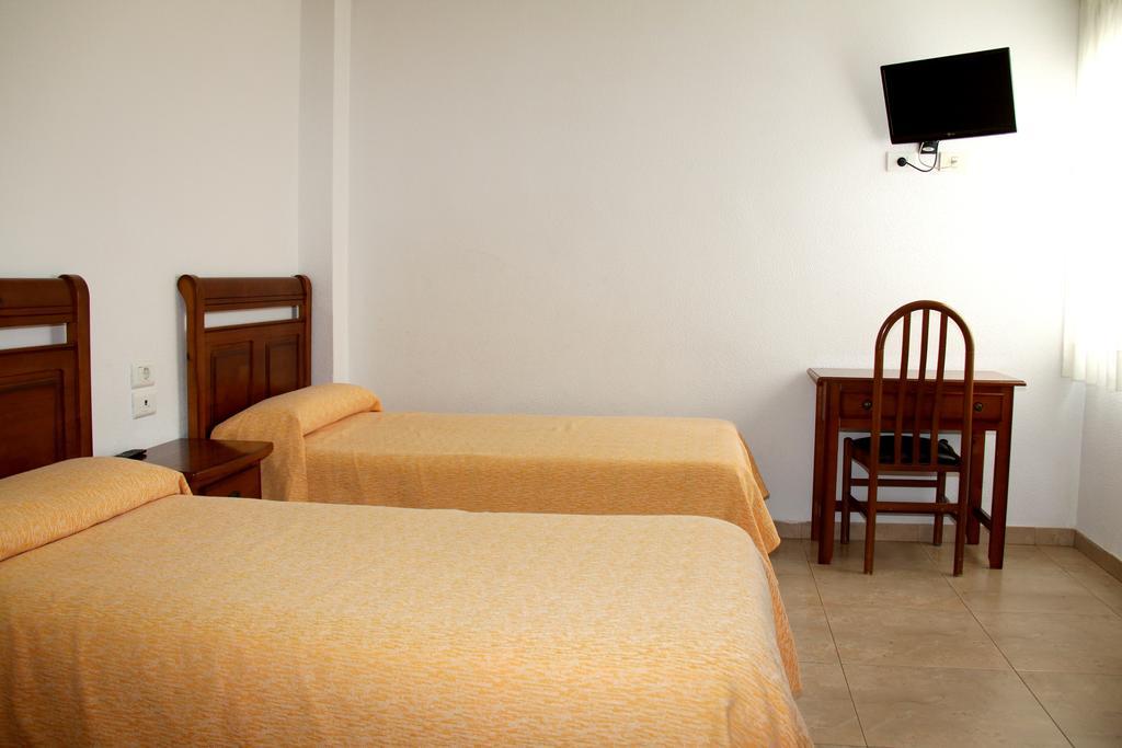 Hostal Restaurante La Masia Vila-real Zewnętrze zdjęcie