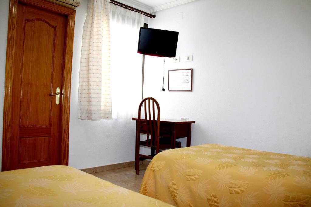 Hostal Restaurante La Masia Vila-real Zewnętrze zdjęcie