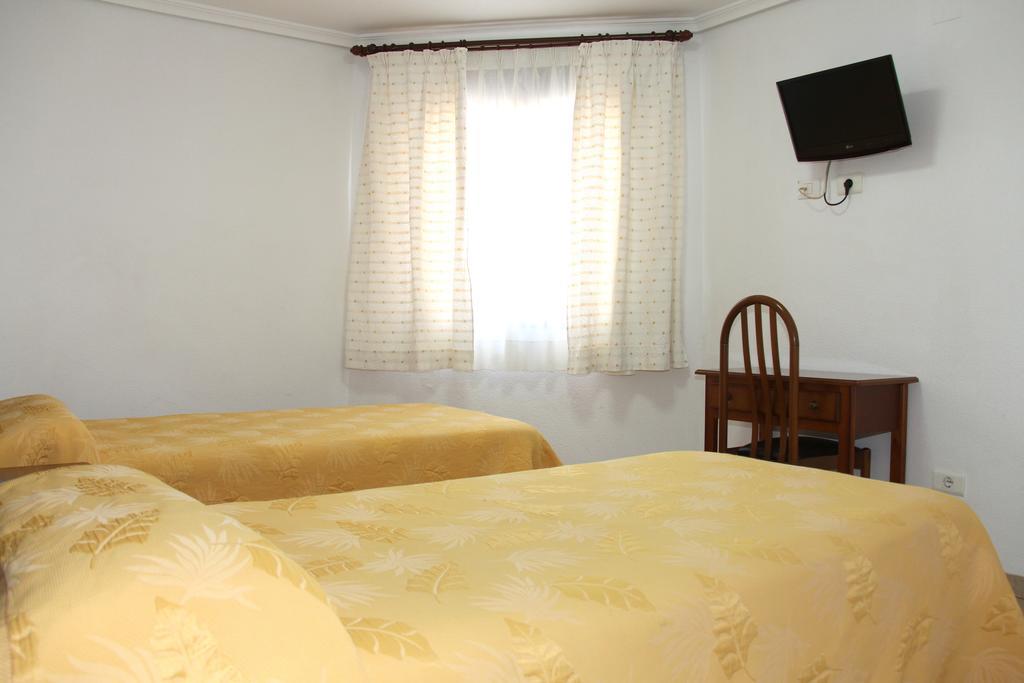 Hostal Restaurante La Masia Vila-real Zewnętrze zdjęcie