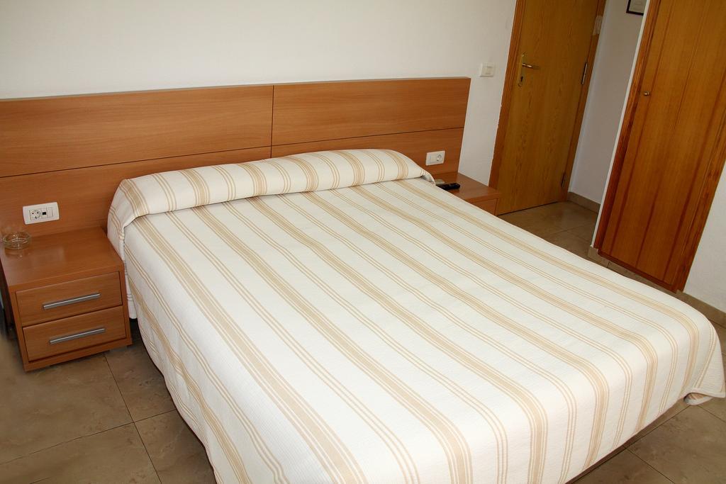 Hostal Restaurante La Masia Vila-real Zewnętrze zdjęcie